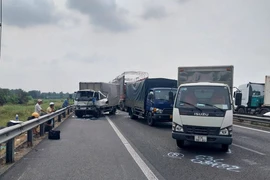 Va chạm liên hoàn giữa 4 ô tô khiến cao tốc TP.HCM - Trung Lương ùn tắc trên 5km