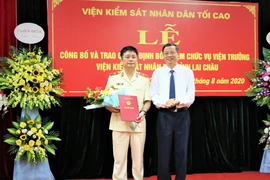 Ông Nguyễn Hồng Quân (trái) được bổ nhiệm làm Viện trưởng VKSND tỉnh Lai Châu. Ảnh VKSND tỉnh Lai Châu 
