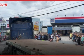Video: Xe đầu kéo va chạm xe đạp điện, một học sinh lớp 8 tử vong