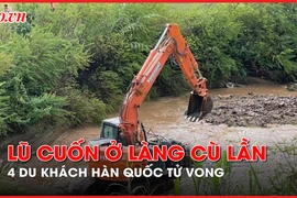 Video: 4 du khách Hàn Quốc tử vong do lũ cuốn ở Làng Cù Lần