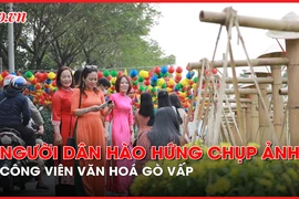 Video: Địa điểm chụp ảnh Tết ‘hot’ được đông đảo người dân TP.HCM săn đón