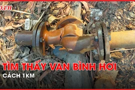 Video: Tìm thấy van bình hơi nổ khiến 6 người tử vong cách nhà máy 1km