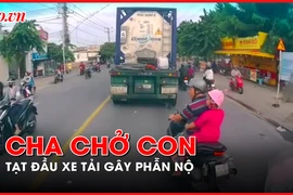 Xác minh vụ xe máy tạt đầu xe tải gây phẫn nộ cộng đồng mạng
