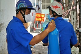 Ảnh: Gọi 0819341900, ATM oxy trao bình oxy miễn phí tận nhà