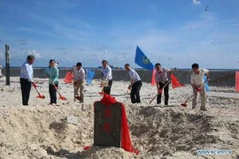 Trung Quốc xây xong hai ngọn hải đăng phi pháp trên biển Đông