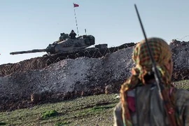 Thổ Nhĩ Kỳ điều 20 xe tăng tới biên giới Syria