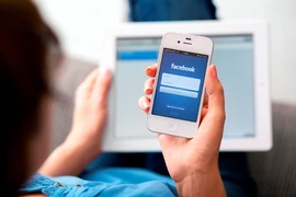 Bị bạn gái đâm chết vì lướt Facebook quá nhiều