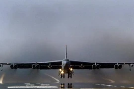 Mỹ triển khai ‘pháo đài bay’ B-52 tới Qatar chống IS