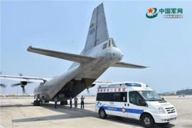  Trung Quốc điều máy bay quân sự phi pháp ra đá Chữ Thập