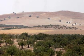20 xe tăng Thổ Nhĩ Kỳ tràn vào biên giới Syria