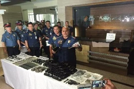 Philippines phá đường dây buôn súng ám sát Tổng thống Duterte