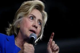 ‘Bà Hillary Clinton chỉ còn sống được 1 năm nữa’