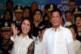 Phó tổng thống Philippines từ chức vì bị cấm họp
