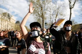 6.000 người Trung Quốc biểu tình ở Paris