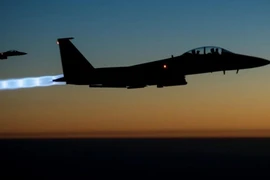 Syria tố Mỹ không kích làm chết hàng trăm người