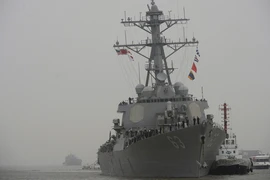 Khu trục hạm Mỹ USS Stethem tuần tra biển Đông