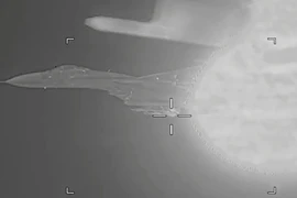 Mỹ công bố video tố Su-27 của Nga chặn máy bay trinh sát