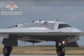 Nga tung video chuyến bay đầu tiên của UAV tàng hình bí mật