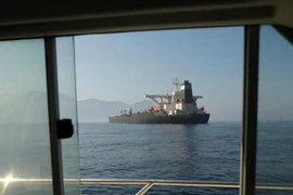 Anh vừa thả tàu dầu Iran, Mỹ ra lệnh bắt lại