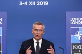 NATO nói nên có quan hệ tốt với Nga, sẵn sàng gặp ông Putin