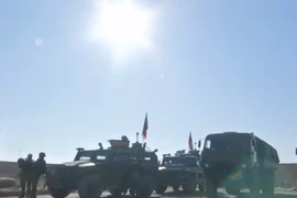 Video: Nga tiến vào tiền đồn Mỹ bỏ lại ở Syria