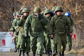 CH Donetsk tự xưng dọa tấn công lính Ukraine ở Donbass