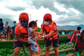 Siêu bão Goni đổ bộ Philippines với sức gió 225 km/giờ