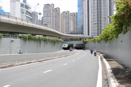 Ngắm diện mạo mới của hàng loạt cây cầu, hầm chui ở TP.HCM sau chỉnh trang