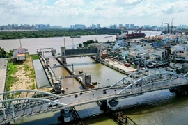 TP.HCM từng bước thay thế cầu sắt cũ, lâu năm