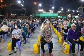 1 phường ở TP.HCM tặng 1.000 phần quà cho người khó khăn đón Tết