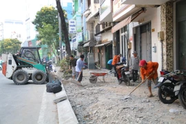 TP.HCM yêu cầu đẩy nhanh tiến độ sửa chữa, nâng cấp vỉa hè