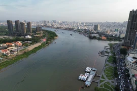 Điều chỉnh thời hạn sử dụng nhóm công trình dịch vụ trong hành lang sông, rạch TP.HCM