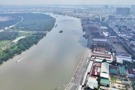 TP.HCM đề xuất triển khai nhiều dự án giao thông đường thủy 