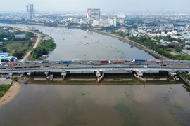 Chính thức hoàn thành nâng tĩnh không cầu Bình Phước 1, xe tải trọng lớn đã được lưu thông