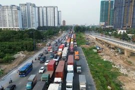 Bến xe, cửa ngõ TP.HCM ‘nóng’ từ chiều cuối năm 