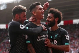 Thủ môn mắc sai lầm, Liverpool thắng nhọc Southampton