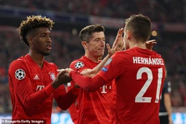 ‘Hùm xám’ chiếm ngôi đầu, Tottenham chia điểm tiếc nuối