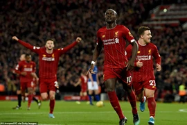 Liverpool thắng lớn ‘hàng xóm’, sao trẻ giúp Chelsea có 3 điểm