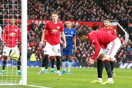 Hậu vệ ‘đốt đền’, sao trẻ tỏa sáng giúp MU thoát thua Everton