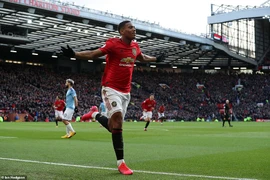 Thắng kịch tính Man. City, MU tiếp tục áp sát tốp 4