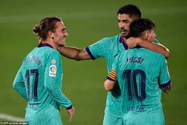 Hàng công bùng nổ, Barcelona ‘hủy diệt’ Villarreal 