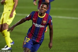 Sao trẻ lập cú đúp, Messi ghi bàn, Barca thắng lớn trận mở màn