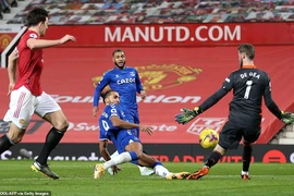 MU mất điểm phút bù giờ, Arsenal thua trận thứ 2 liên tiếp