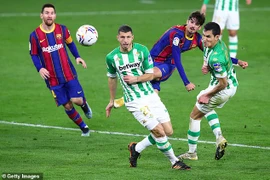 Messi ghi bàn, Barcelona ngược dòng khó khăn 