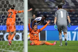 Juventus thua sốc, Dortmund cùng Sevilla tạo ‘mưa bàn thắng’