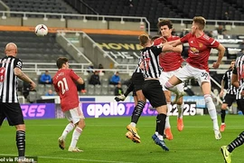 Vòng 25 Premier League: Thành Manchester mở hội?