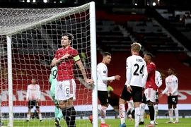 Hai lần thoát thua, MU vẫn không thắng AC Milan trên sân nhà 