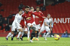 Vòng 33 Premier League: MU và Arsenal gặp khó
