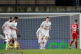 Thoát thua phút bù giờ, Real Madrid mất cơ hội lên đầu bảng