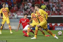 Barcelona thua sốc Benfica, Juventus hạ gục Chelsea